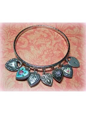 Vintage Style Silver Tone Puffy Heart Bracelet